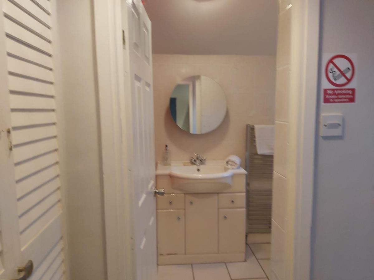 Pearson House - Huku Kwetu 3 Bedroom End Of Terrance House - Family And Business Group Self Catering Accommodation -Huku Kwetu Νότιγχαμ Εξωτερικό φωτογραφία