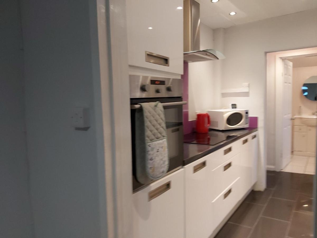 Pearson House - Huku Kwetu 3 Bedroom End Of Terrance House - Family And Business Group Self Catering Accommodation -Huku Kwetu Νότιγχαμ Εξωτερικό φωτογραφία