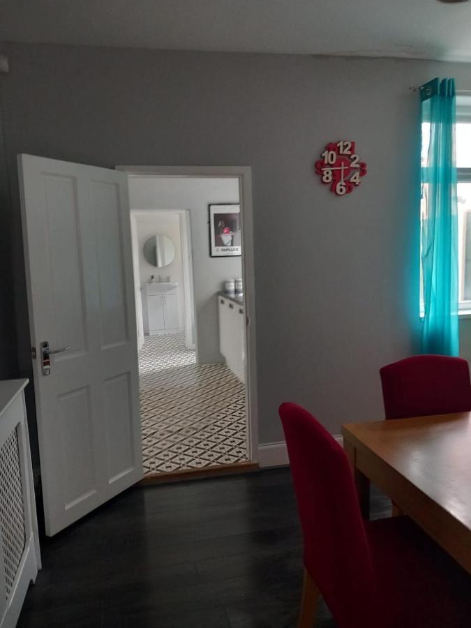 Pearson House - Huku Kwetu 3 Bedroom End Of Terrance House - Family And Business Group Self Catering Accommodation -Huku Kwetu Νότιγχαμ Εξωτερικό φωτογραφία